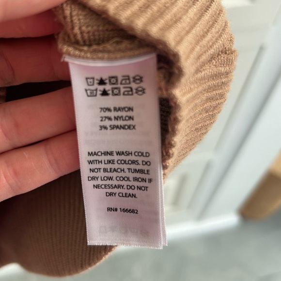 15. NWT House of Harlow Ribbed Collared Tank - Picture 4 of 4